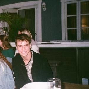 Meet your Posher, Robin